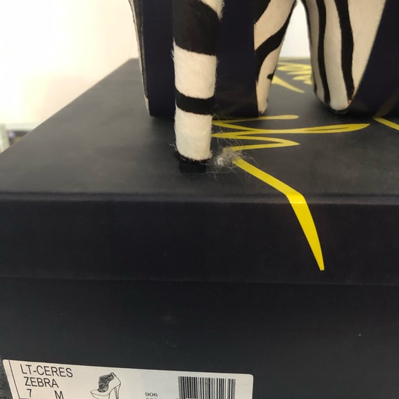 London Trash Ceres pumps in Zebra size 7 - Picture 5 of 8